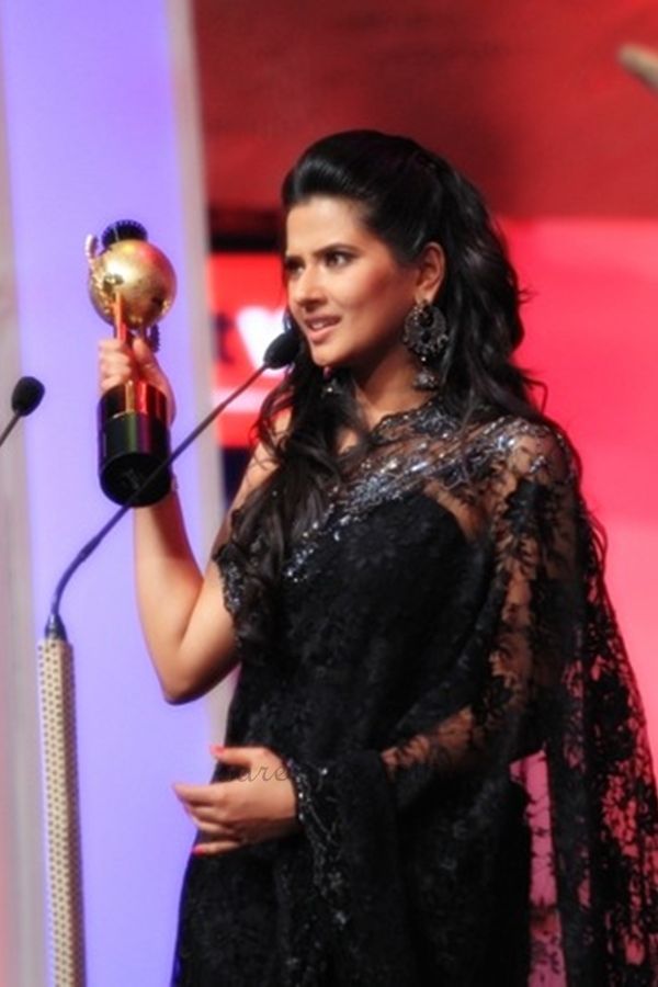 Kratika Sengar Net Worth | Salary, Income | Biography - One Roof For All