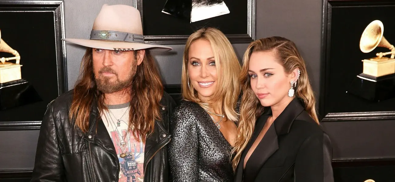 Six months after the split from Tish Cyrus, singer Firehose and Billy Ray Cyrus appear to be engaged.