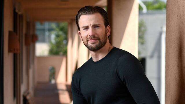 Chris Evans dashing Picture