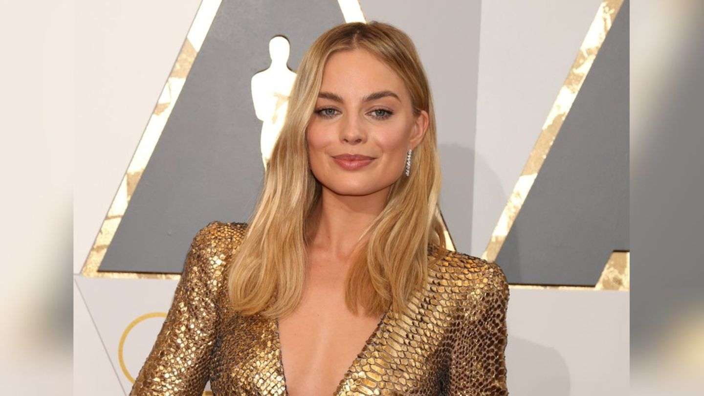 Margot Robbie Net Worth In Movies Age Husband And Biography NetWorthDekho