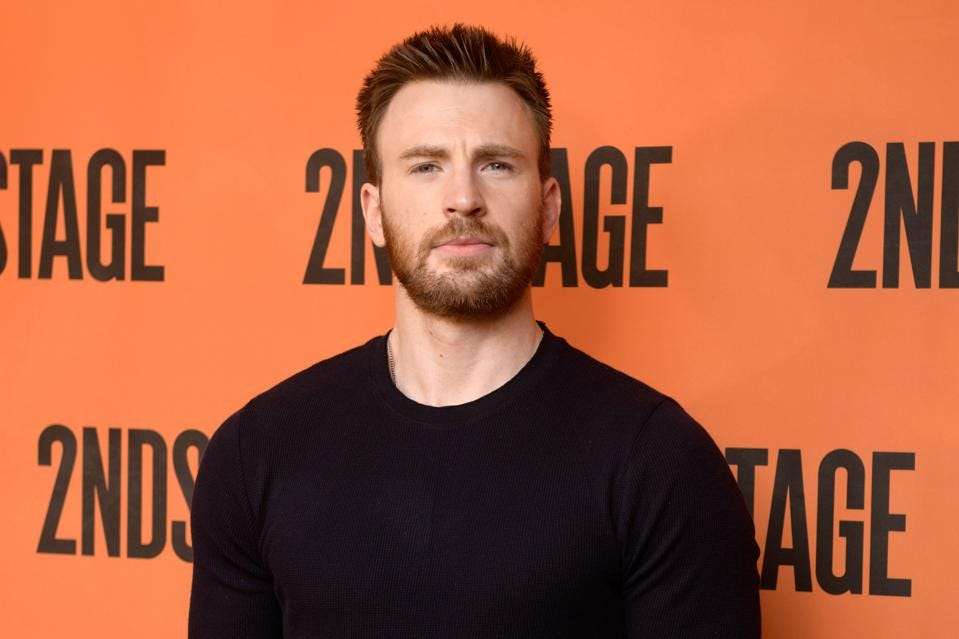 Chris Evans Looking Very Smart