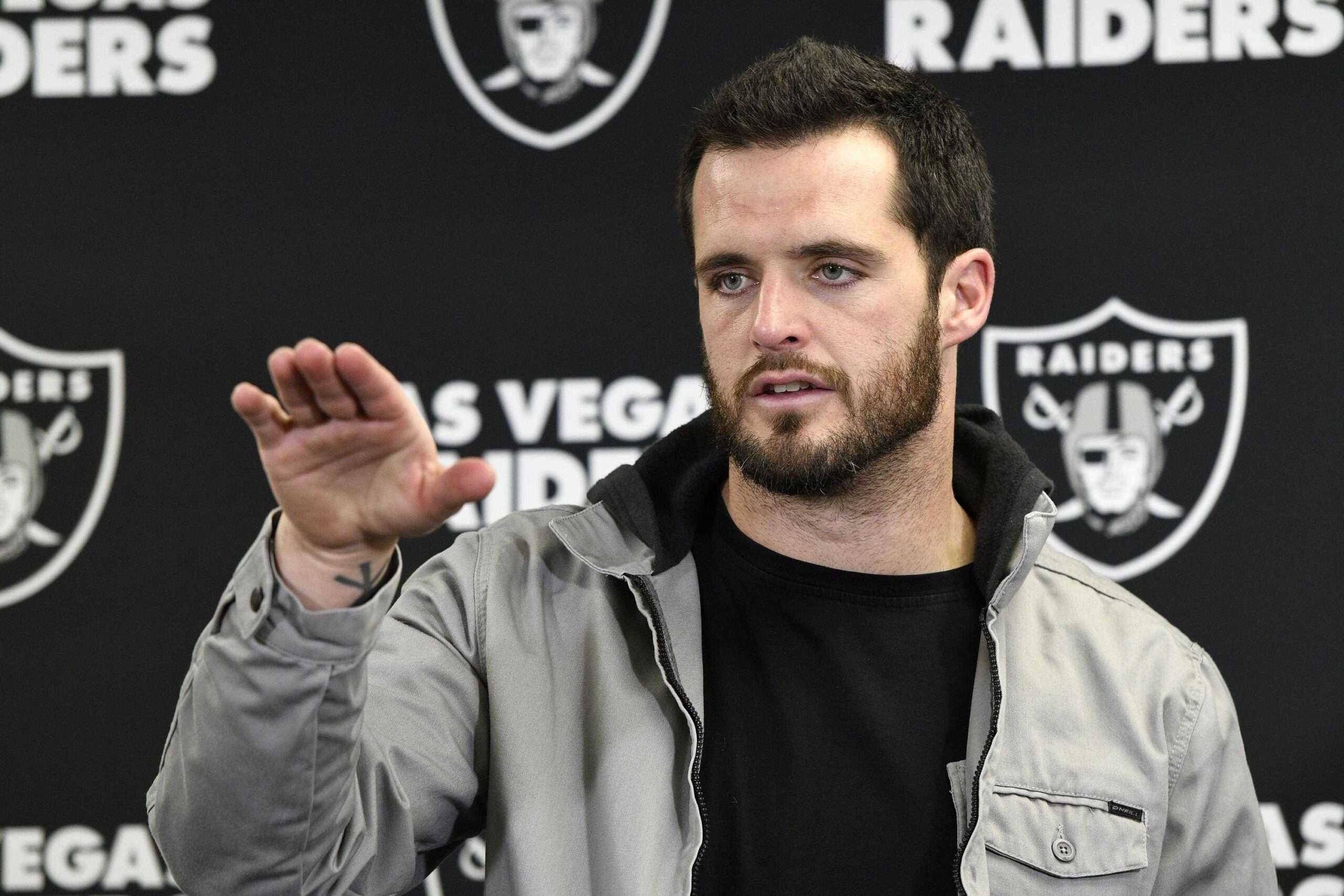 Derek Carr Net Worth 